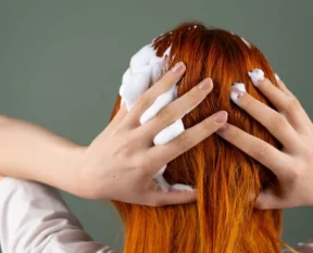 clarifying shampoo — Signs of Build-Up and How to Reset