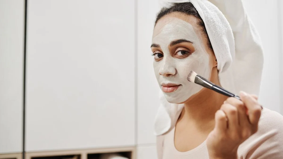 clay masks — Bentonite vs Kaolin vs Charcoal for Oily Skin