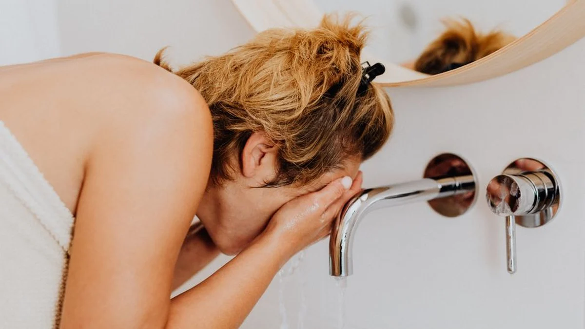 face cleansing routine — Double Cleansing and Choosing a Cleanser