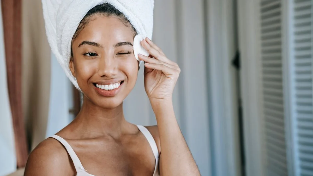 makeup remover in practice — step by step