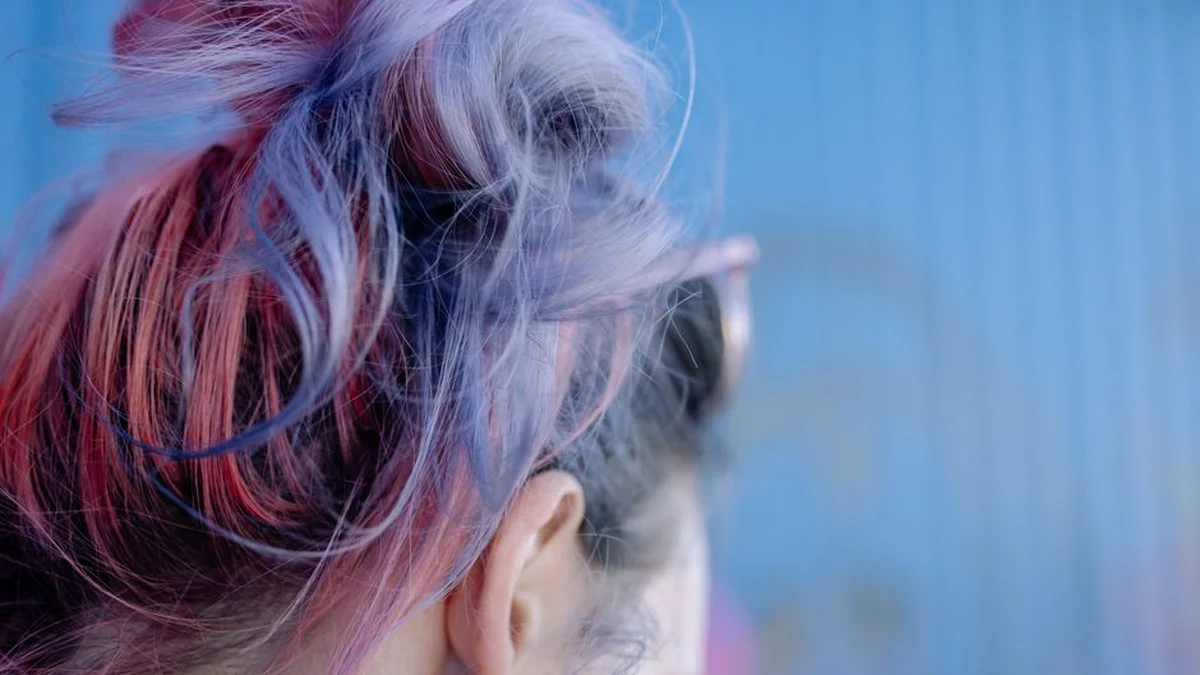 semi permanent hair colour in practice — step by step