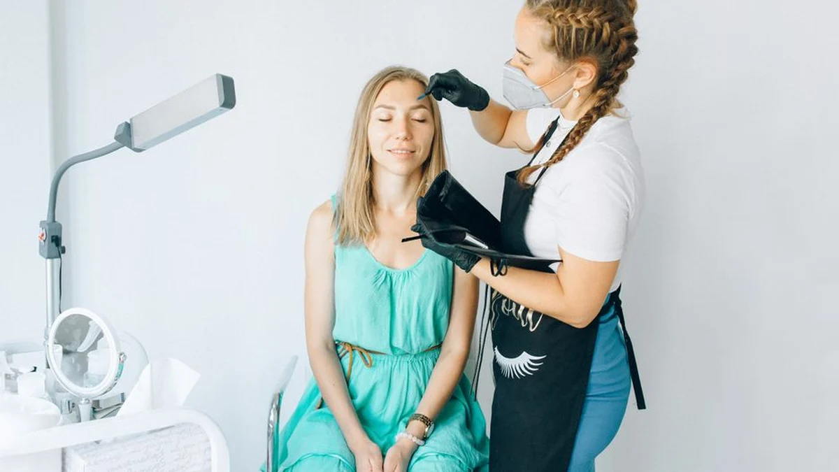 tape in hair extensions in practice — what to look for